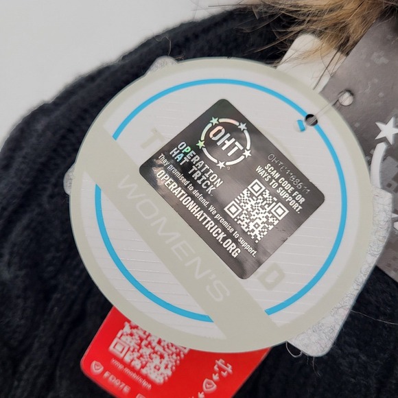 Iowa Hawkeyes Black Camo Pom Stocking Hat Beanie Womens Top of the World - Picture 4 of 7